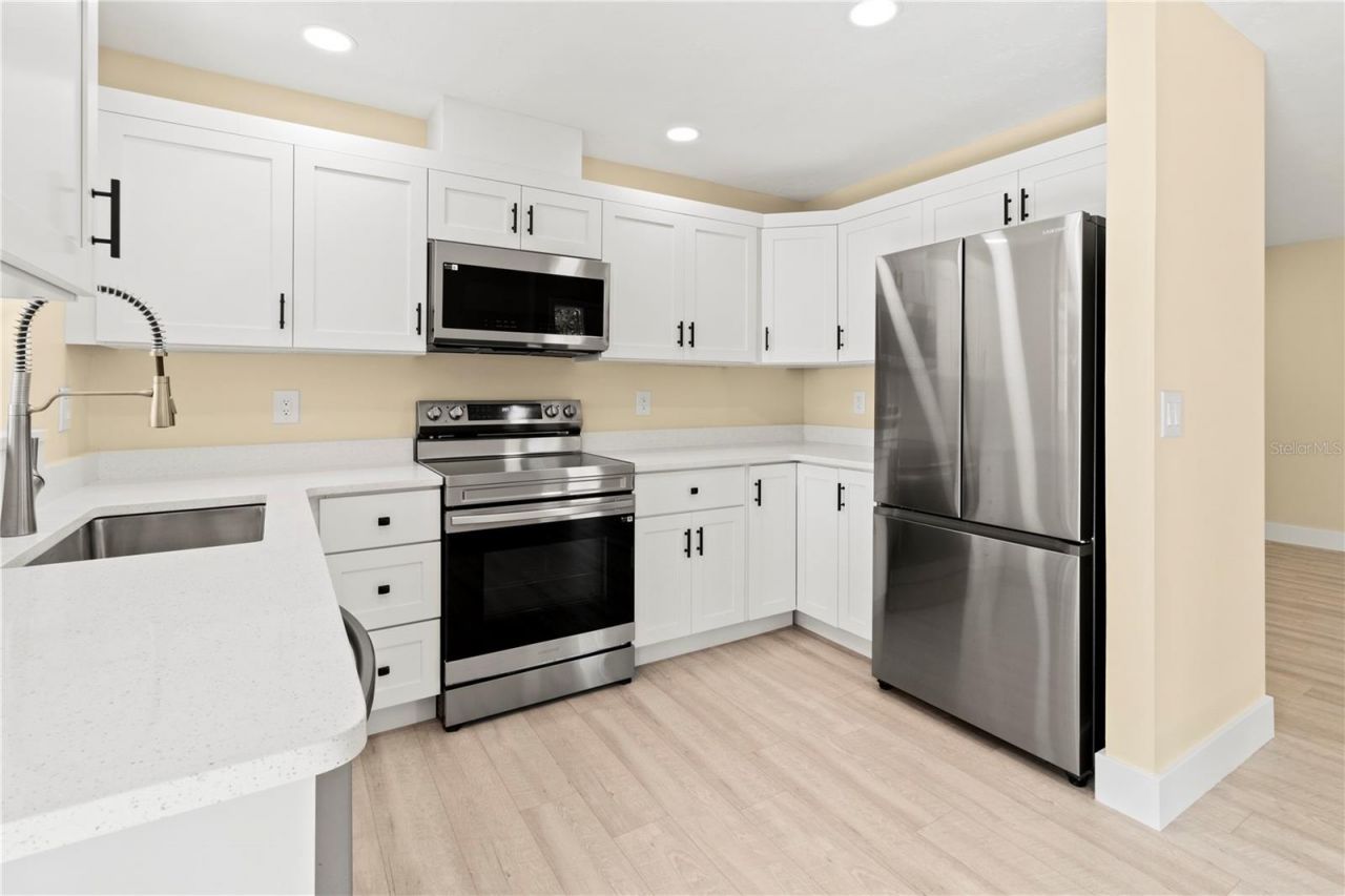 727 N Jefferson Avenue , Unit 727, Sarasota, FL 34237 Photo