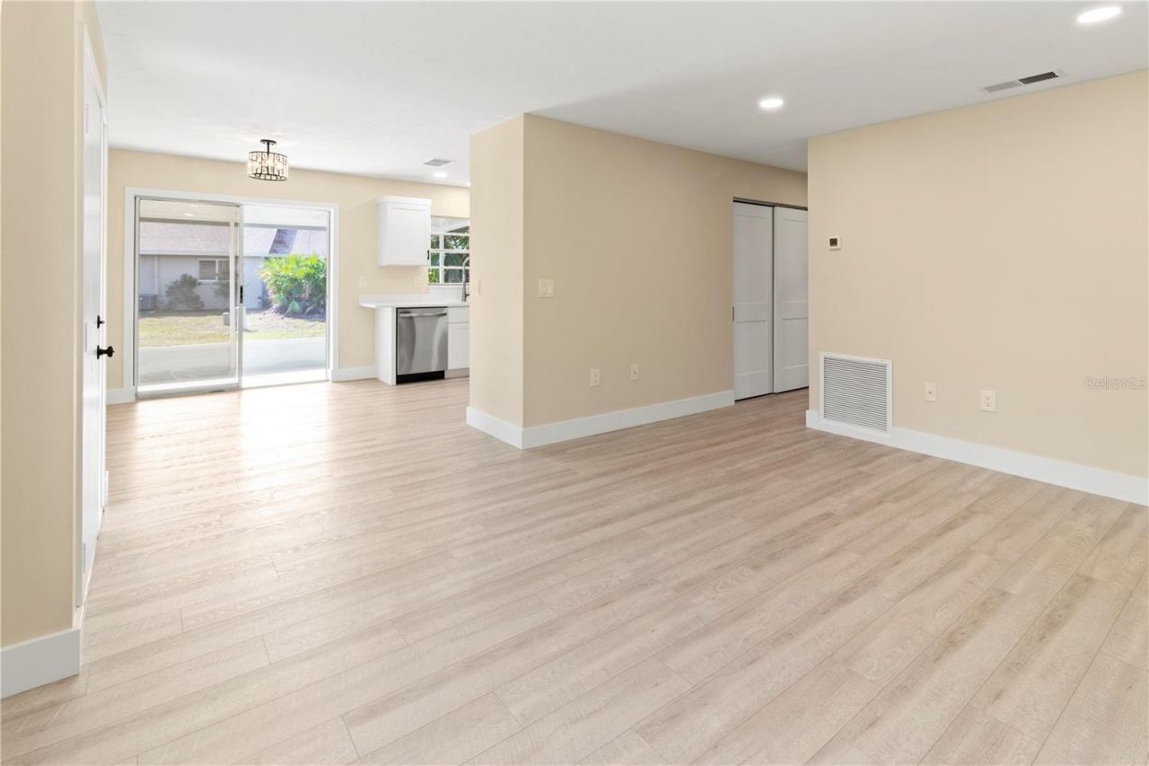 727 N Jefferson Avenue , Unit 727, Sarasota, FL 34237 Photo