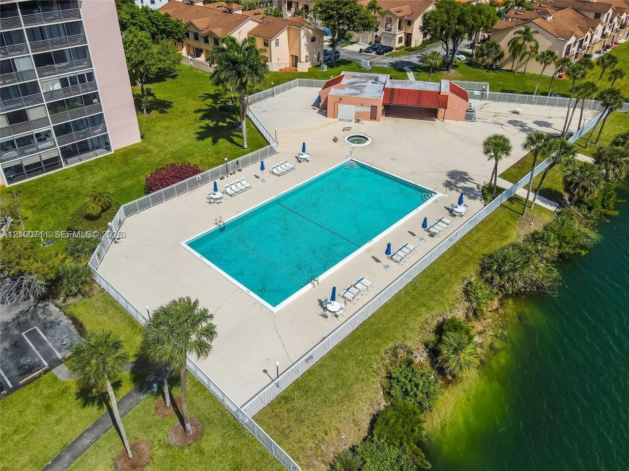 20850 San Simeon Way , Unit 106-5, Miami, FL 33179 Photo