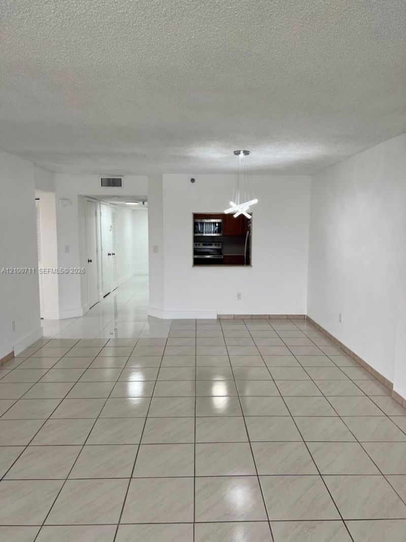 20850 San Simeon Way , Unit 106-5, Miami, FL 33179 Photo