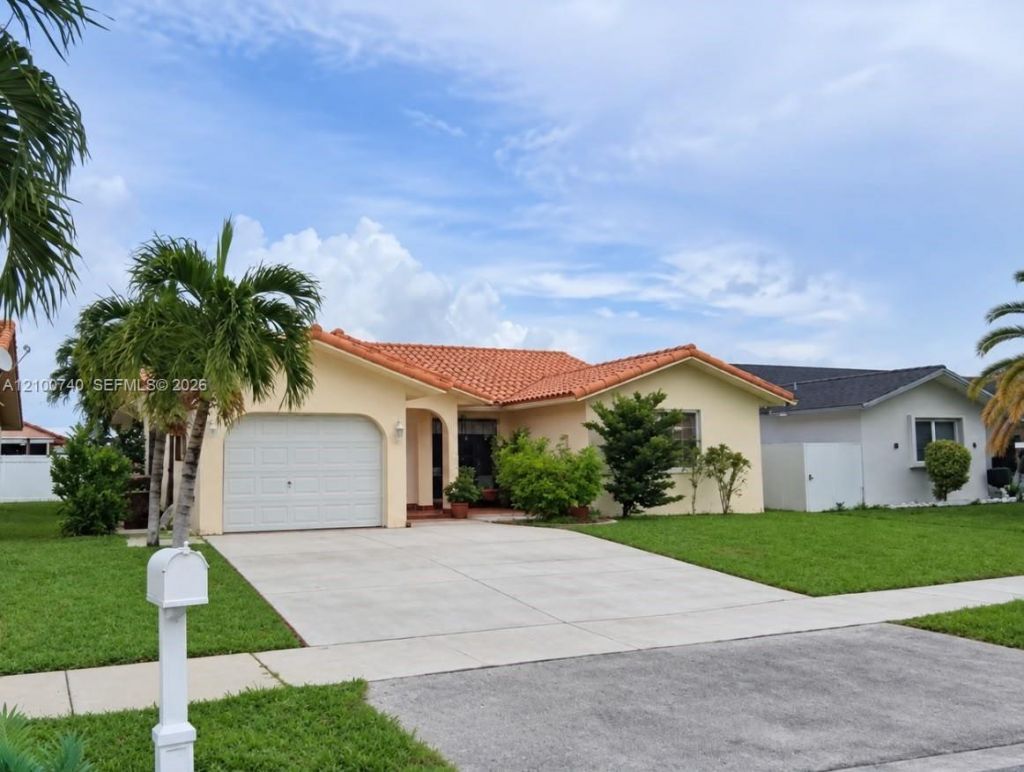 7557 W 4th Ln, Hialeah, FL 33014 Photo