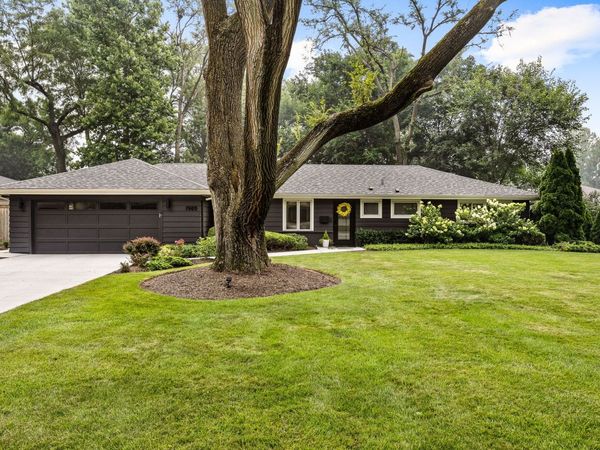 1909 Martingale Road , Wheaton, IL 60187