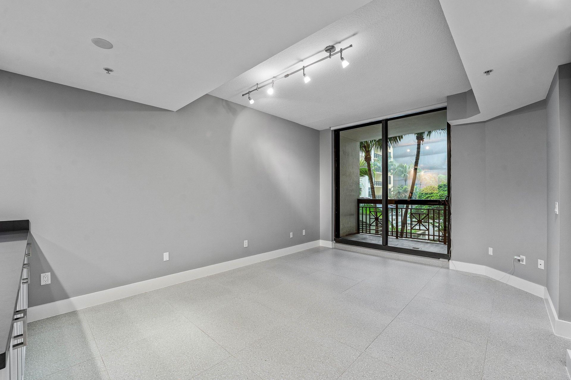 801 S Olive Avenue, Unit 820, West Palm Beach, FL 33401 Photo