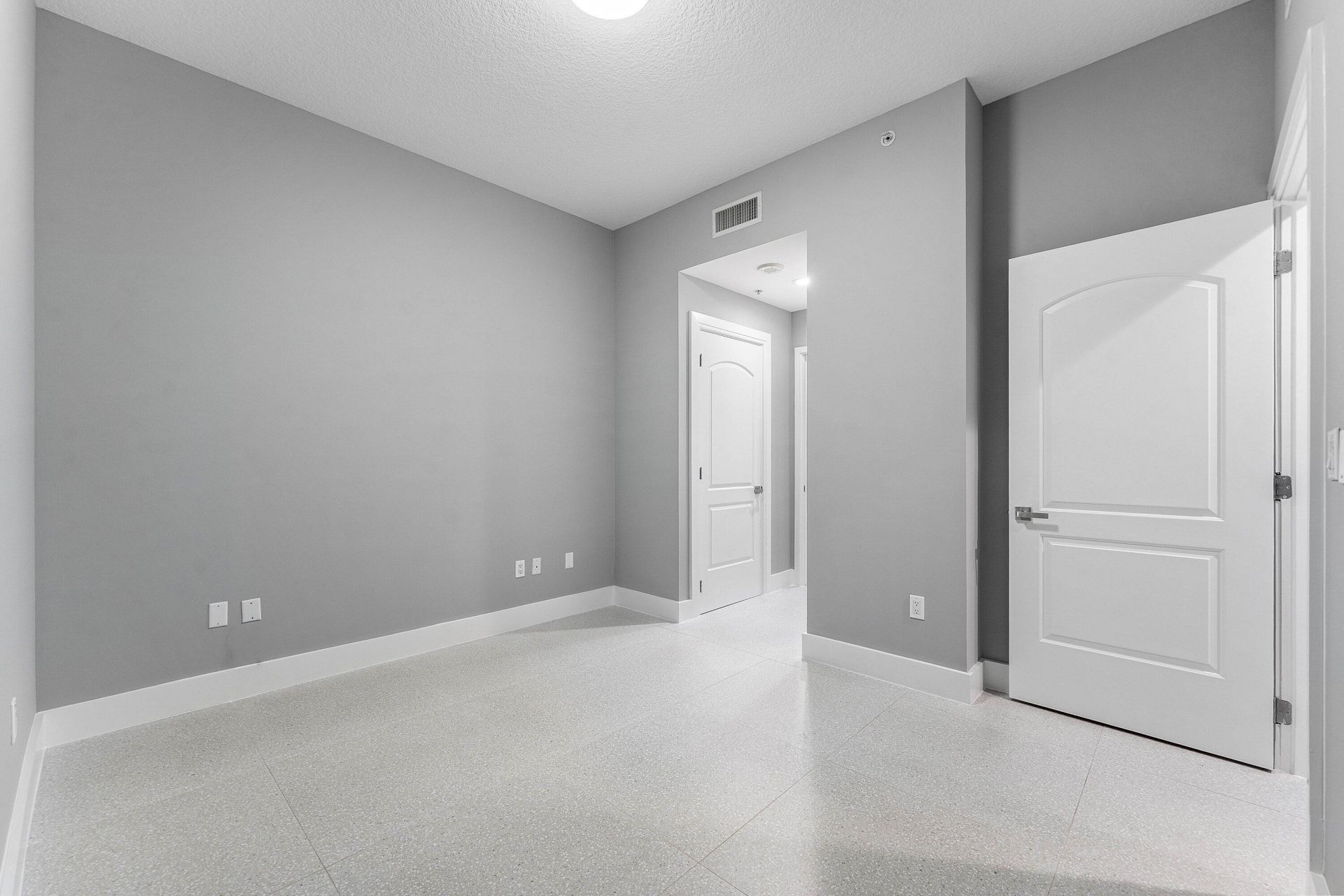 801 S Olive Avenue, Unit 820, West Palm Beach, FL 33401 Photo