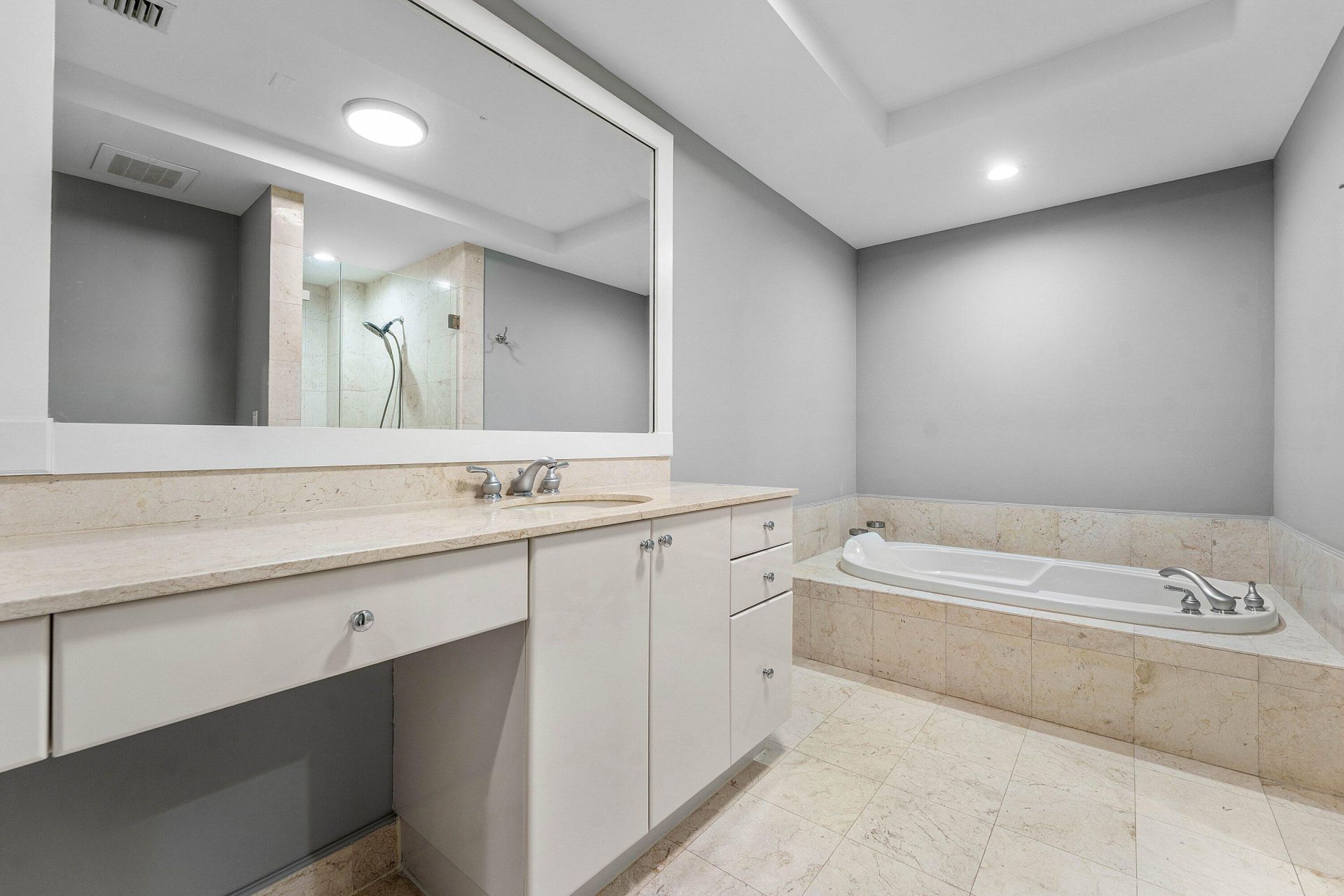 801 S Olive Avenue, Unit 820, West Palm Beach, FL 33401 Photo