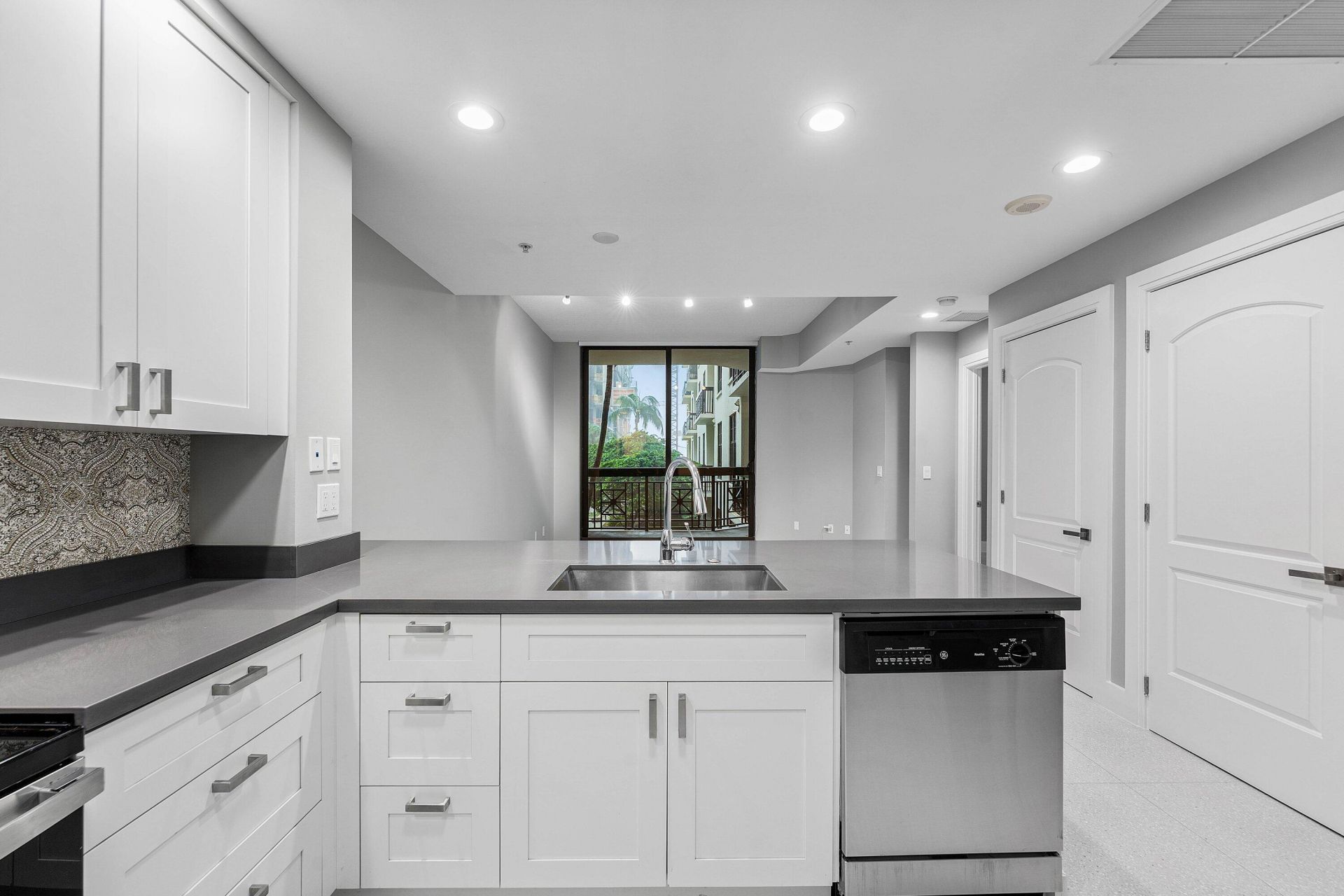 801 S Olive Avenue, Unit 820, West Palm Beach, FL 33401 Photo