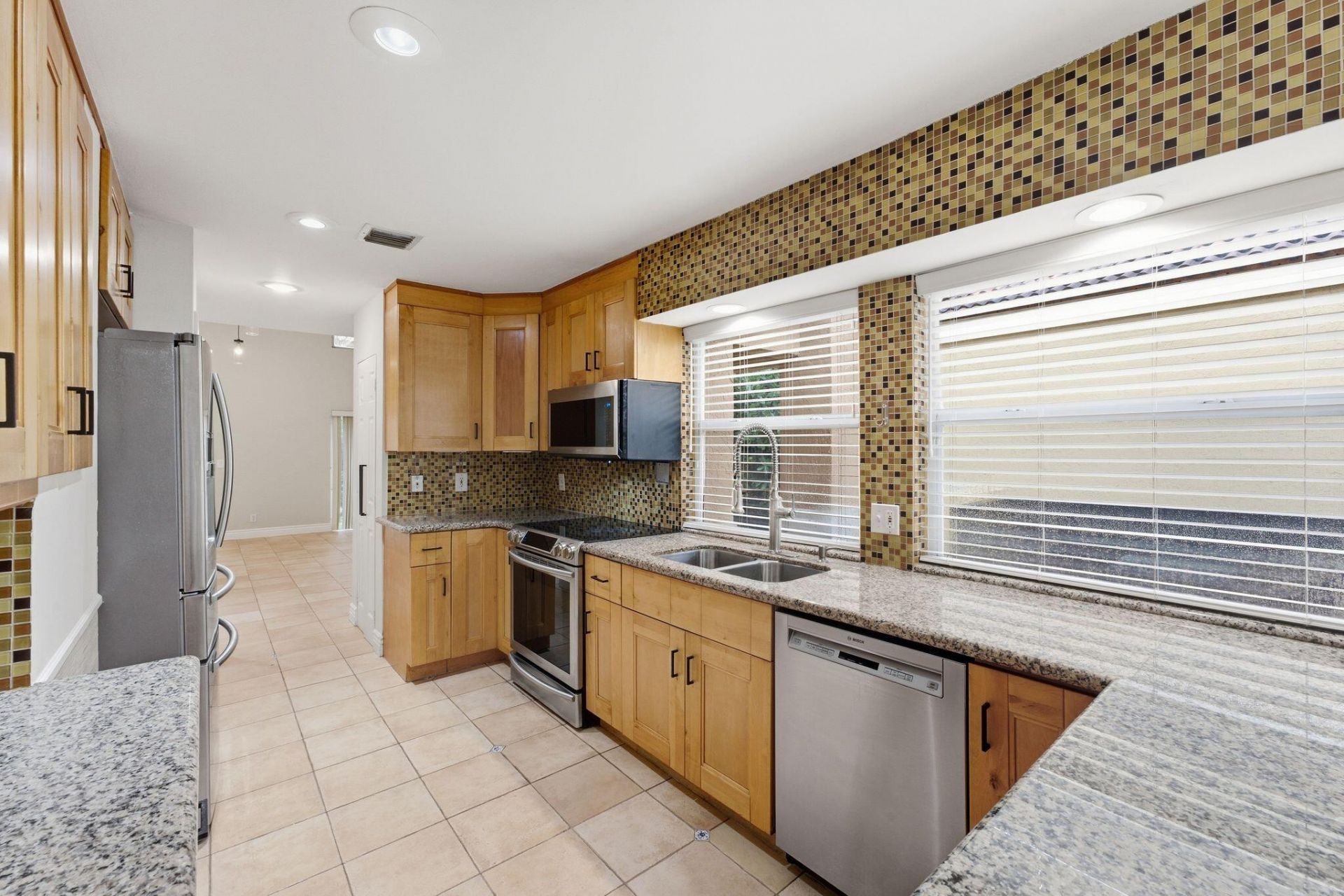 11375 Lakeview Drive, Unit 68-U, Coral Springs, FL 33071 Photo