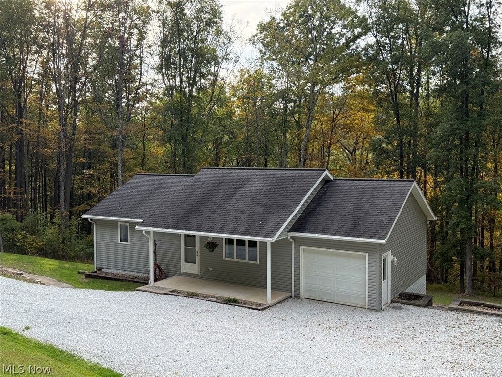 8020 Arbon Drive, Millersburg, OH 44654 Main Photo