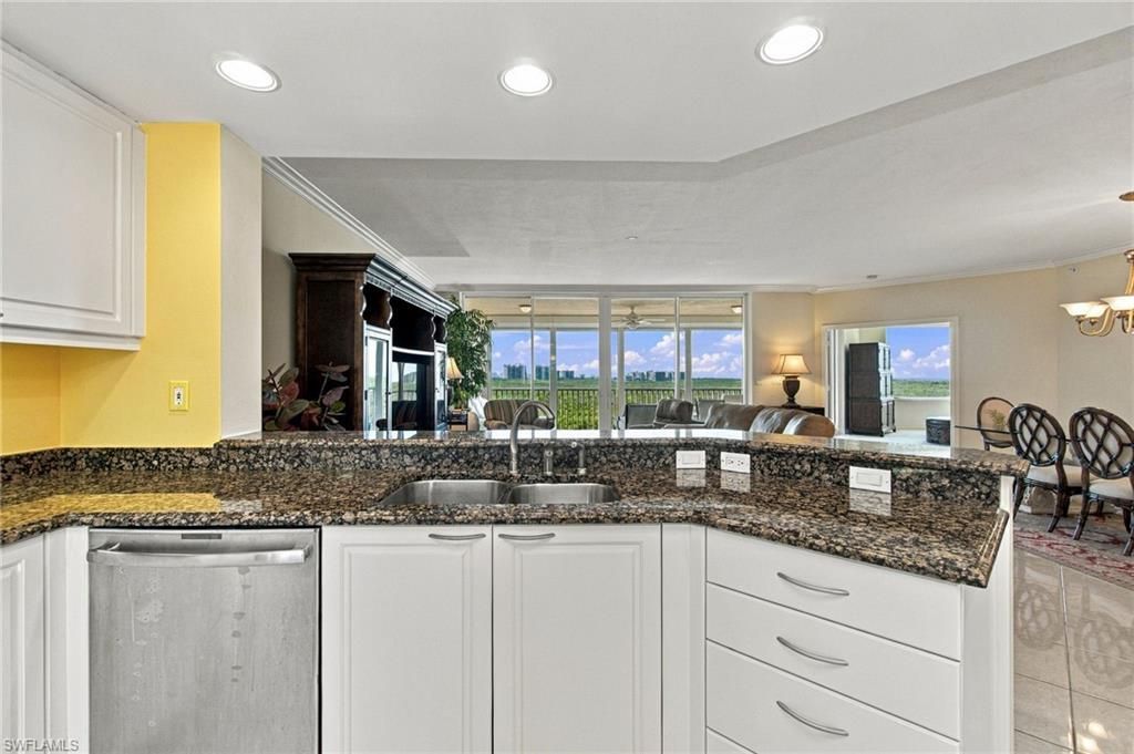 425 Dockside Dr, Unit 703, Naples, FL 34110 Photo
