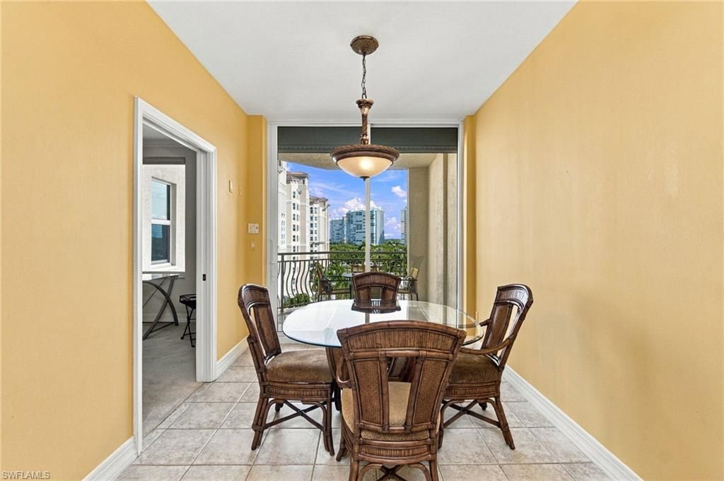 425 Dockside Dr, Unit 703, Naples, FL 34110 Photo