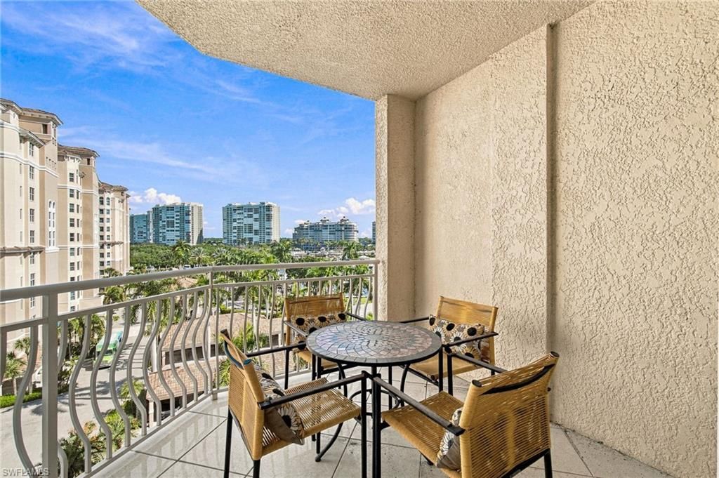 425 Dockside Dr, Unit 703, Naples, FL 34110 Photo