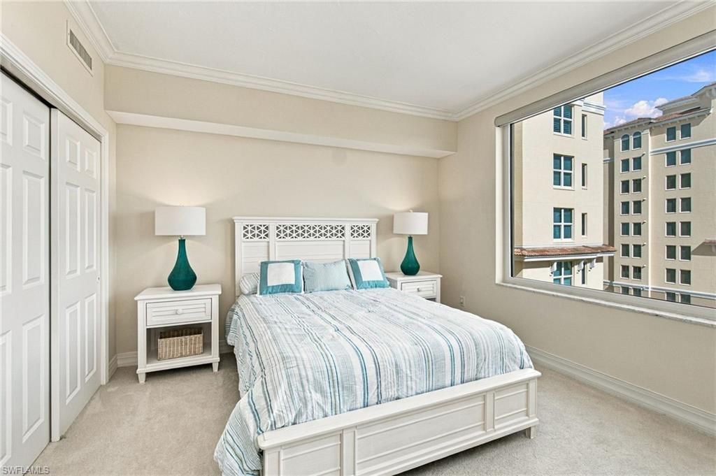 425 Dockside Dr, Unit 703, Naples, FL 34110 Photo