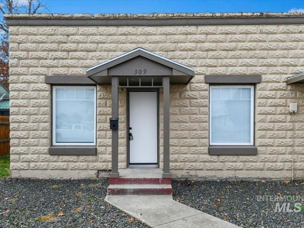 309-311 N Commercial Ave, Emmett, ID 83617