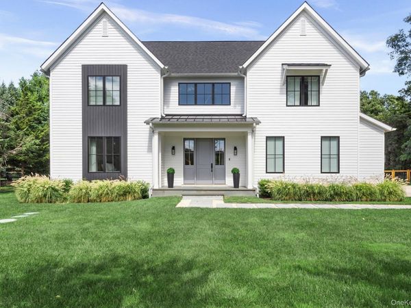 8 Sweetgrass Road, Westhampton, NY 11977