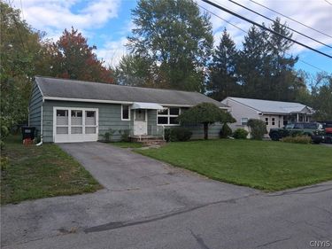 131 Florida Road S, Mattydale, NY 13211