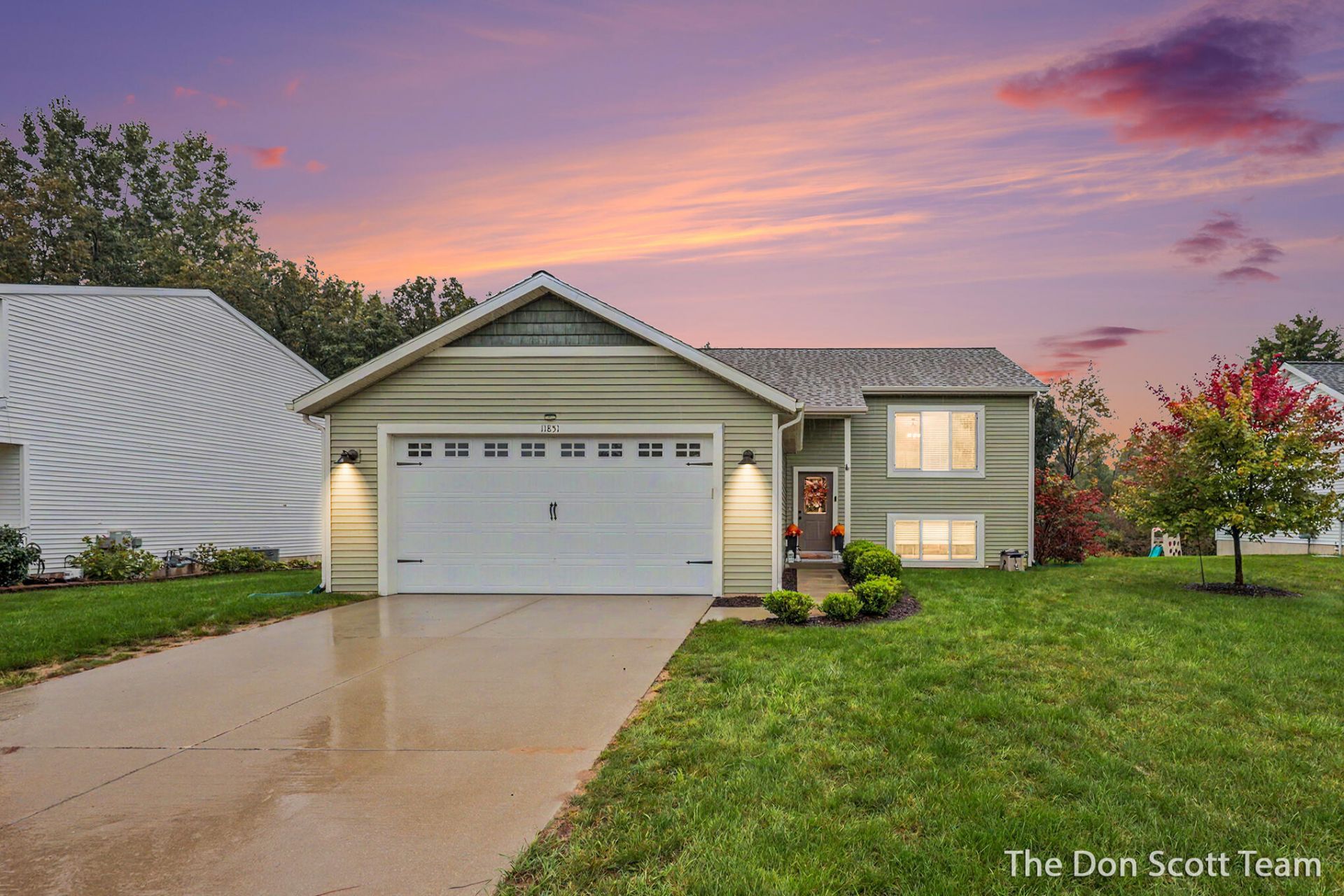 11851 Deerfield Drive, Ravenna, MI 49451 Main Photo