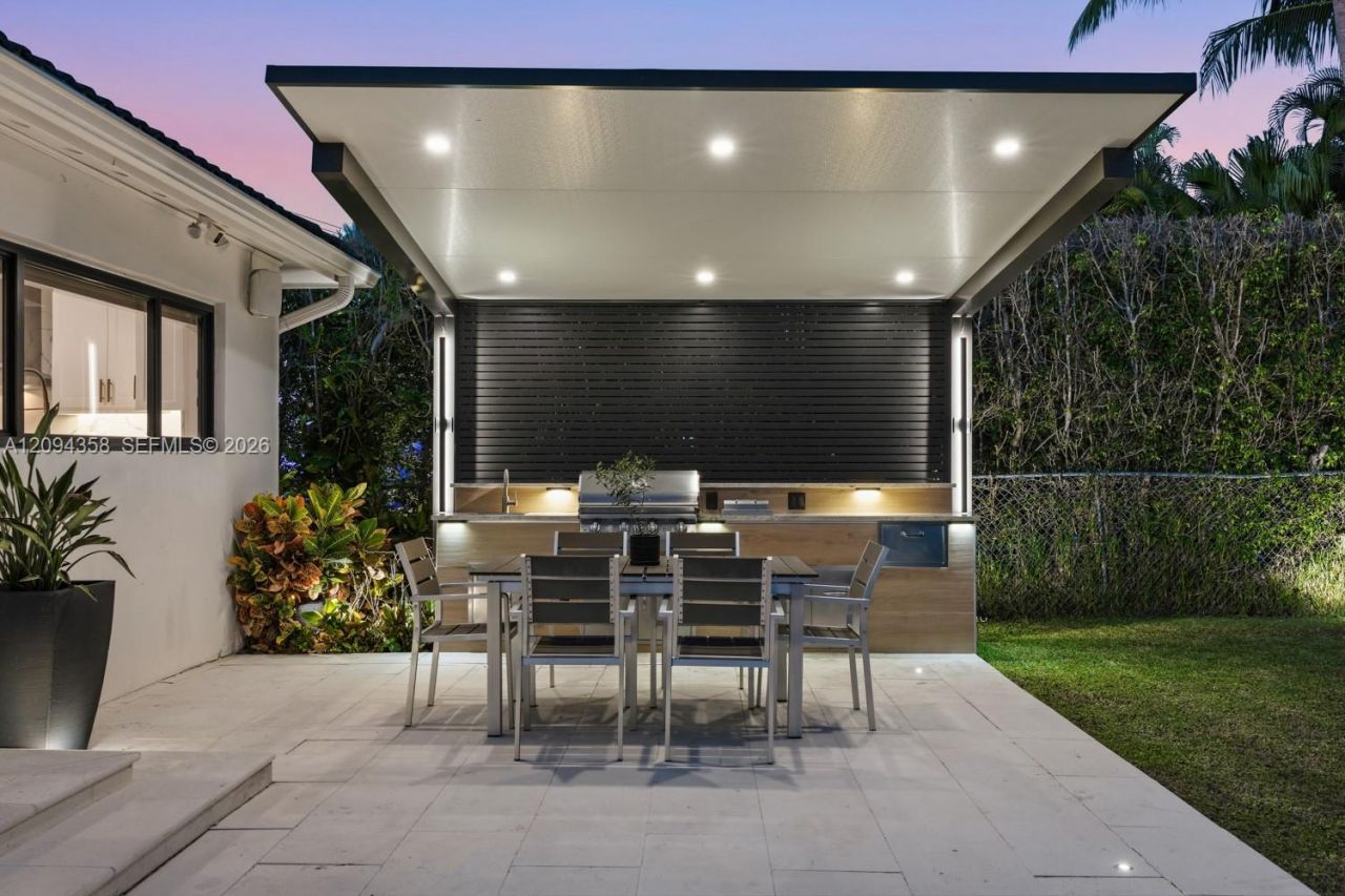 6235 Alton Rd, Miami Beach, FL 33140 Photo