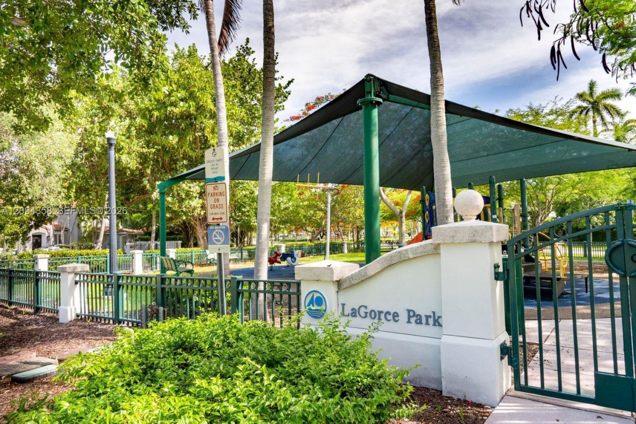 6235 Alton Rd, Miami Beach, FL 33140 Photo