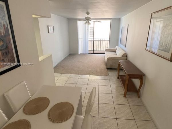 9686 Fontainebleau Blvd , Unit 402, Miami, FL 33172