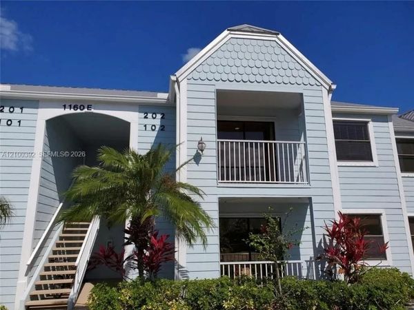 1160 3rd Way , Unit 202, Vero Beach, FL 32960