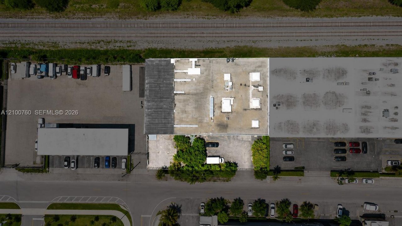 995 NW 72nd St , Miami, FL 33150 Photo