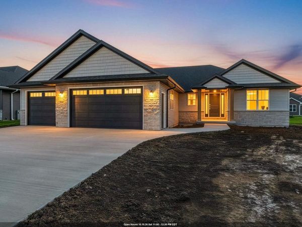 1424 DIVINITY DRIVE, De Pere, WI 54115