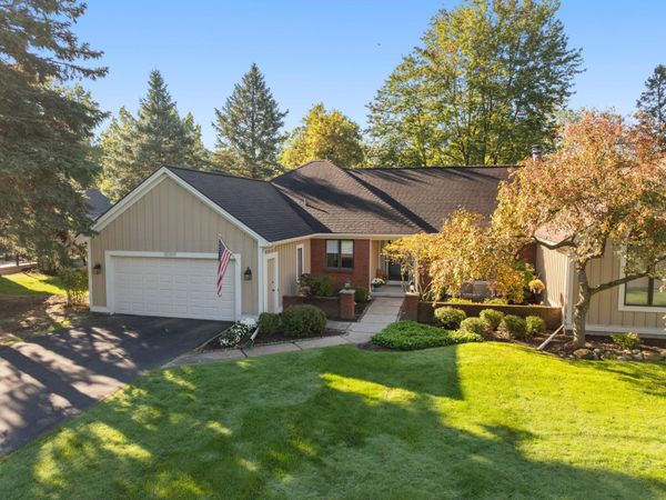 5126 S Quail Crest Drive SE, Grand Rapids, MI 49546