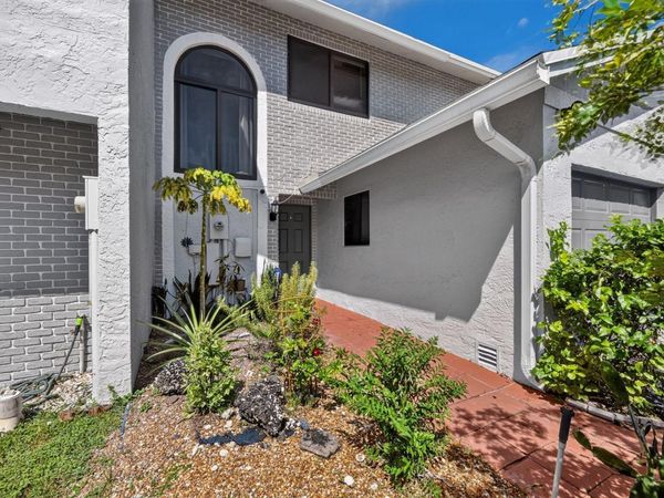 10377 NW 3rd Street, Pembroke Pines, FL 33026