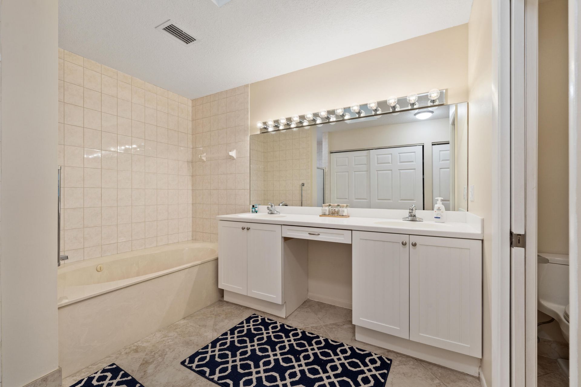 109 Half Moon Circle, Unit C, Jupiter, FL 33458 Photo