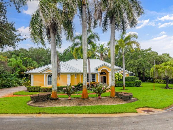 3650 SE SEA POINT Court, Stuart, FL 34997
