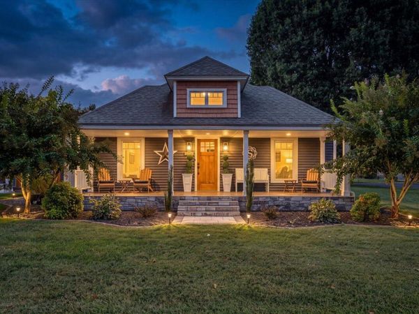 2408 Feather RD, Vinton, VA 24179