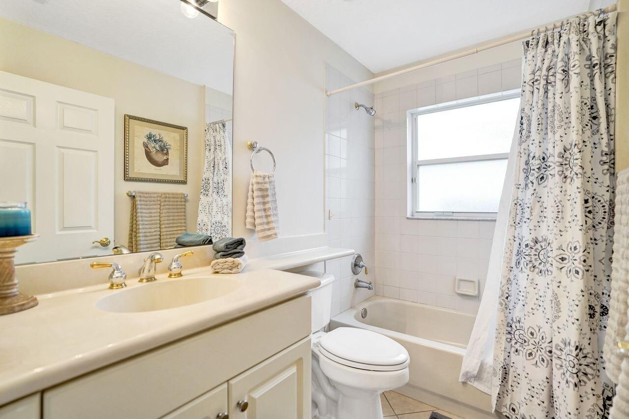 5303 Wycombe Avenue, Boynton Beach, FL 33437 Photo