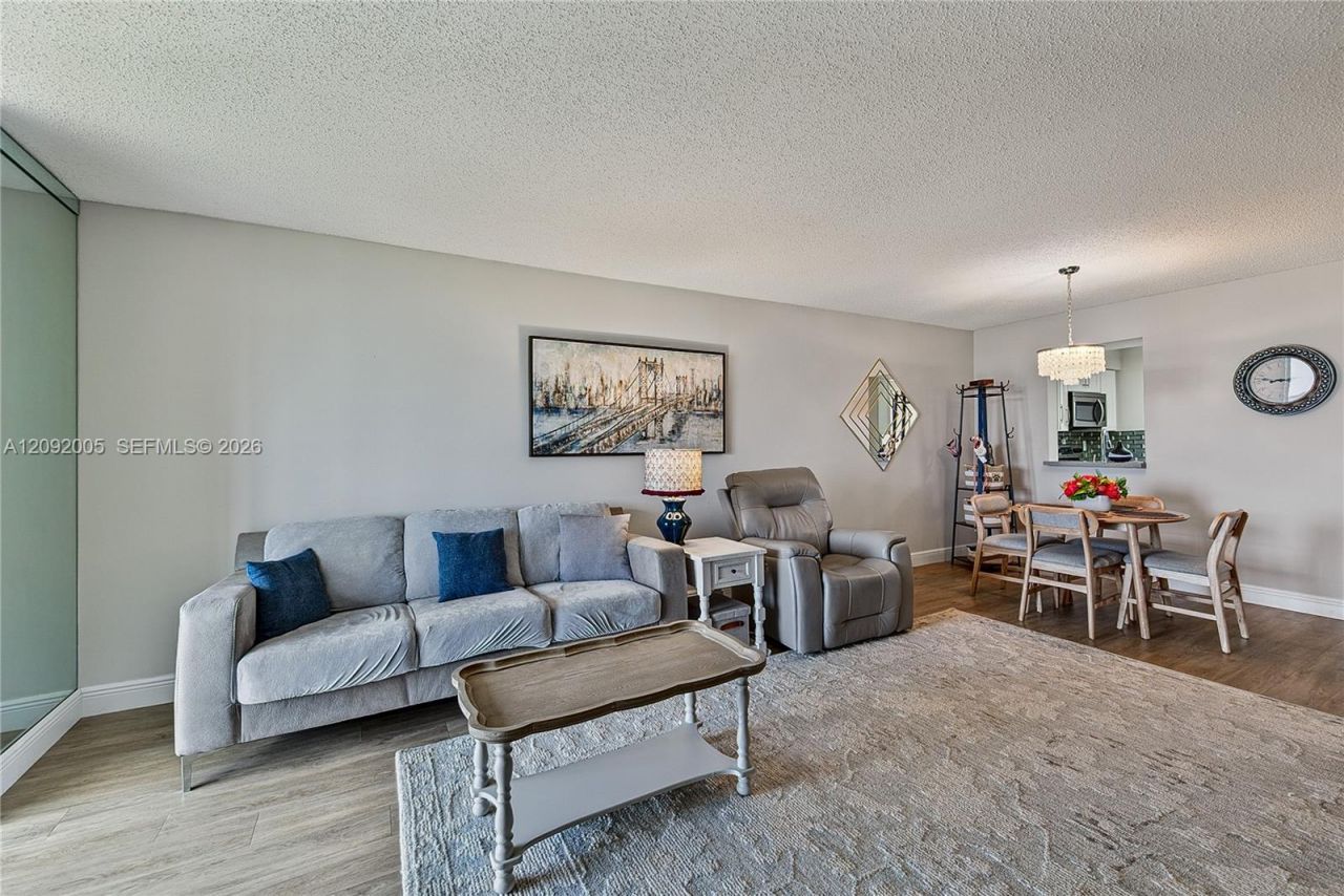 7301 NW 1st St, Unit 401, Margate, FL 33063 Photo