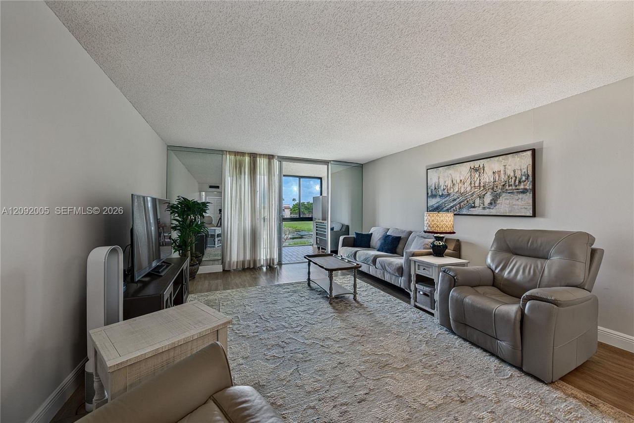 7301 NW 1st St, Unit 401, Margate, FL 33063 Photo