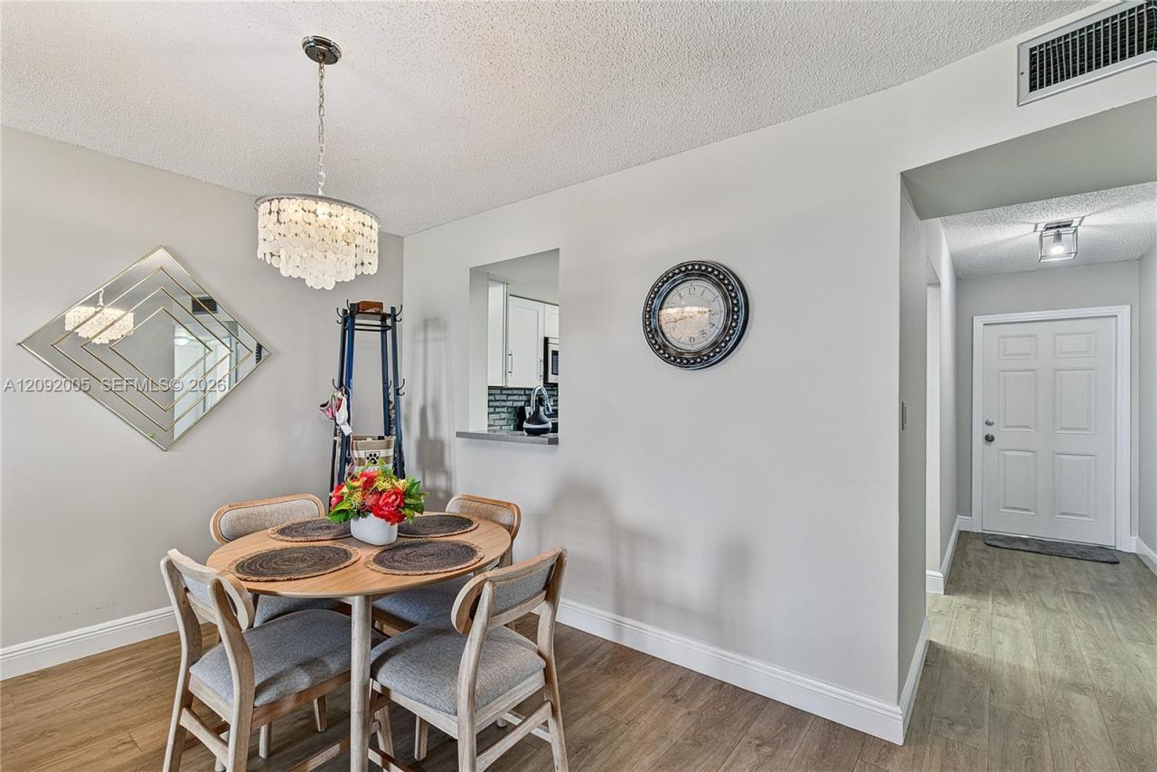 7301 NW 1st St, Unit 401, Margate, FL 33063 Photo