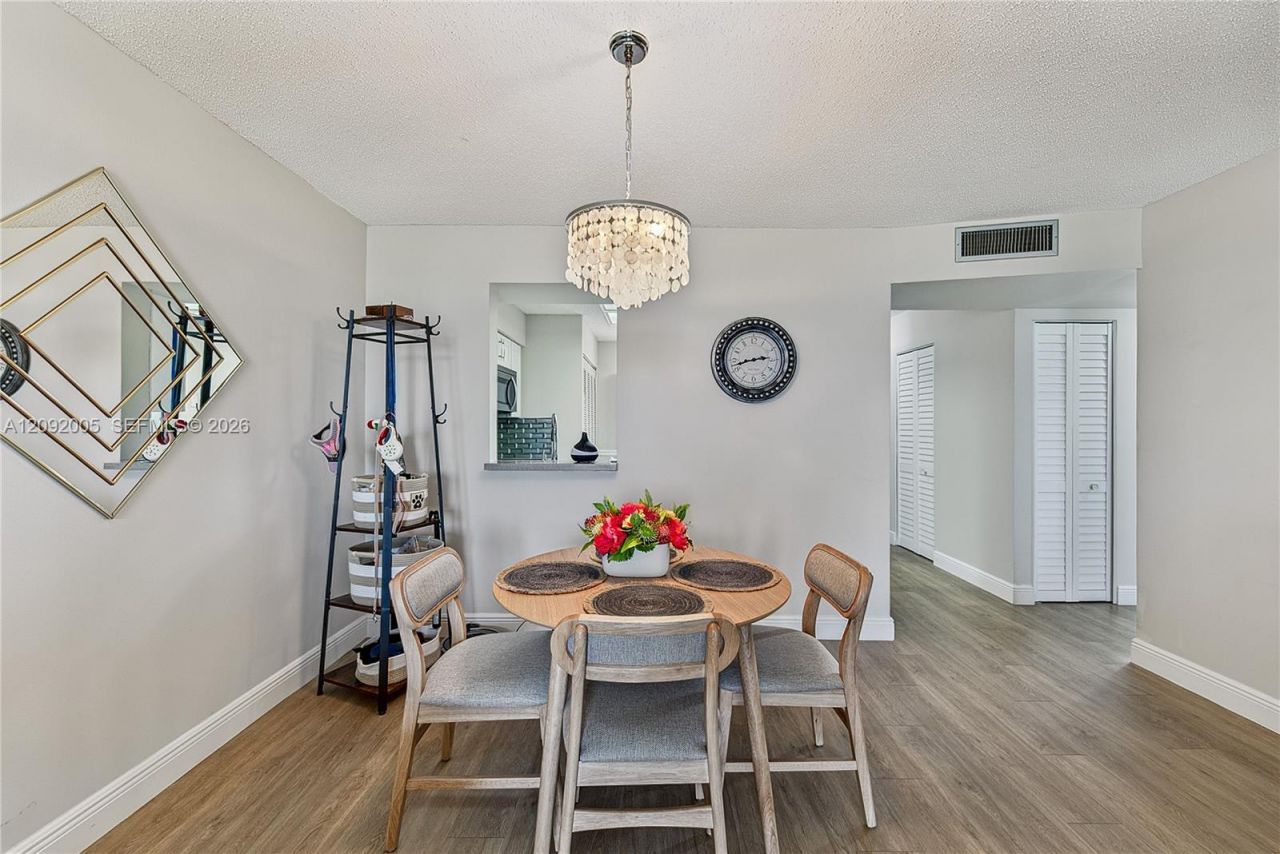 7301 NW 1st St, Unit 401, Margate, FL 33063 Photo
