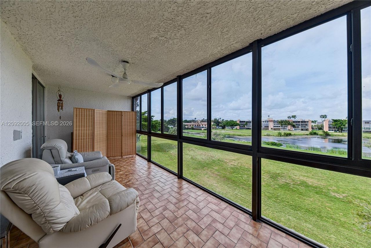 7301 NW 1st St, Unit 401, Margate, FL 33063 Photo