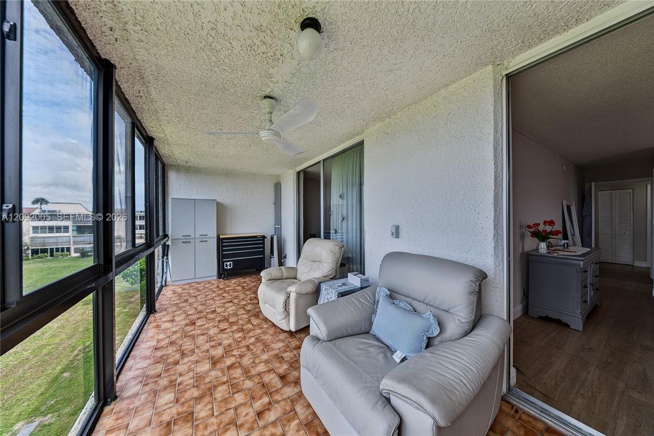 7301 NW 1st St, Unit 401, Margate, FL 33063 Photo