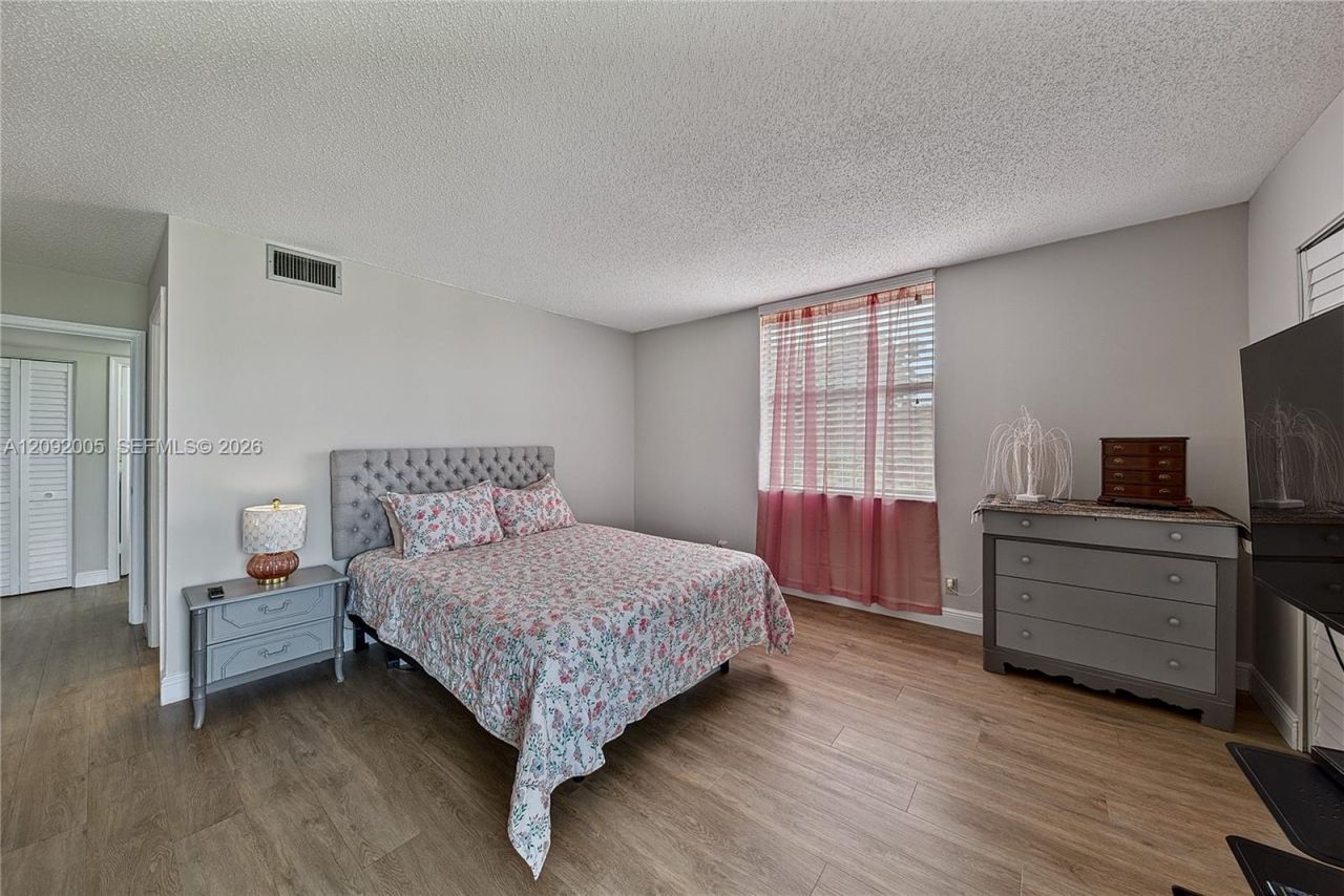 7301 NW 1st St, Unit 401, Margate, FL 33063 Photo