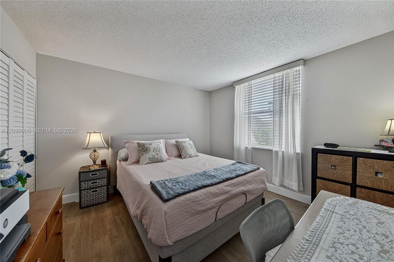 7301 NW 1st St, Unit 401, Margate, FL 33063 Photo