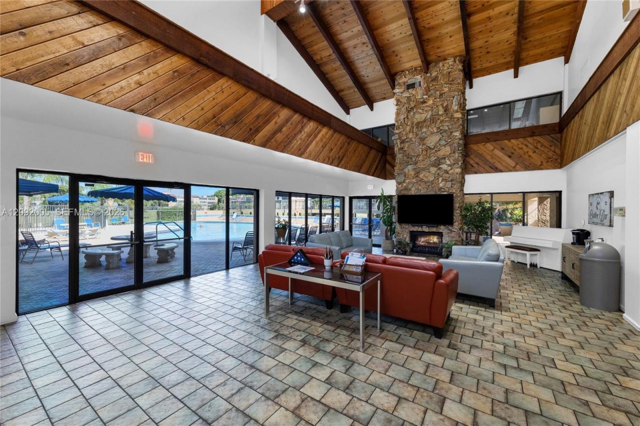 7301 NW 1st St, Unit 401, Margate, FL 33063 Photo