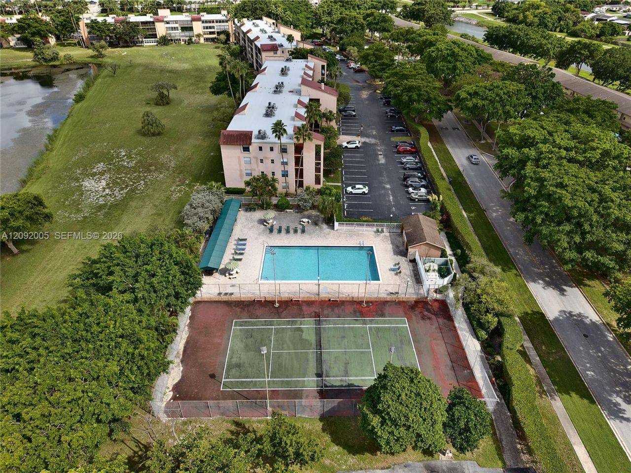 7301 NW 1st St, Unit 401, Margate, FL 33063 Photo