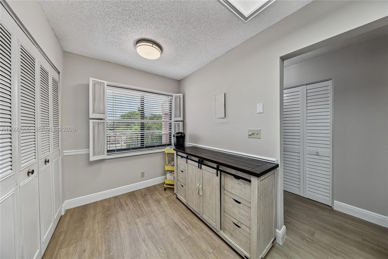 7301 NW 1st St, Unit 401, Margate, FL 33063 Photo