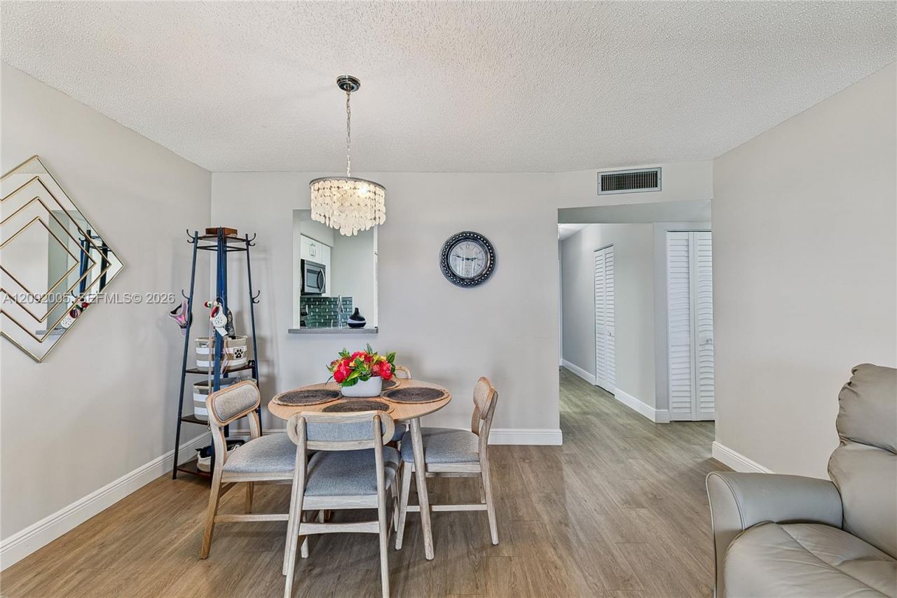 7301 NW 1st St, Unit 401, Margate, FL 33063 Photo