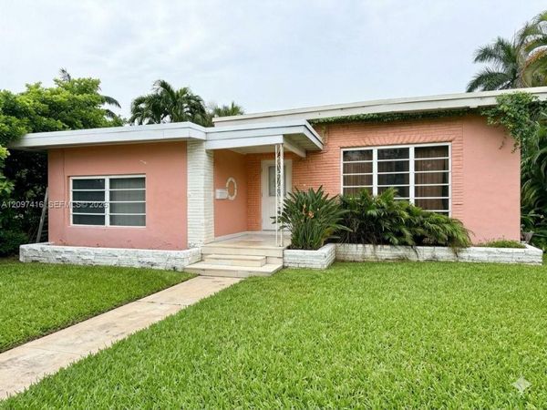 2141 NE 124th St, North Miami, FL 33181