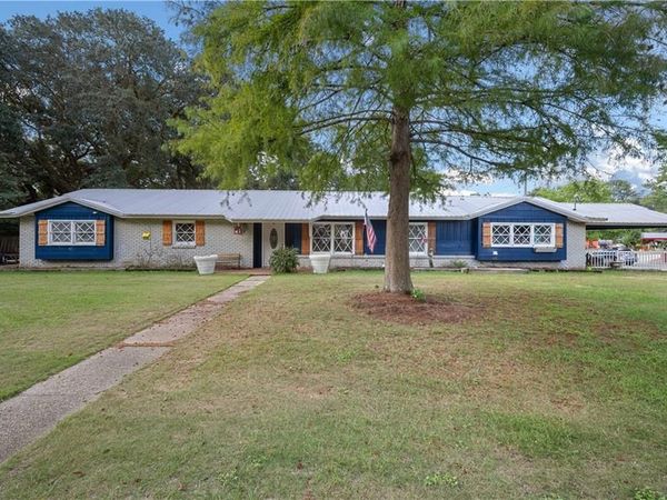 5009 Chaucer Drive, Mobile, AL 36693