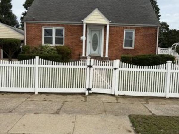 987 Center Drive, Franklin Square, NY 11010