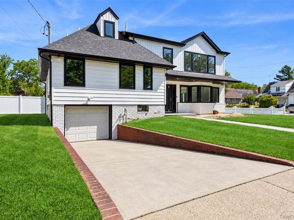 934 Eileen Terrace , Woodmere, NY 11598