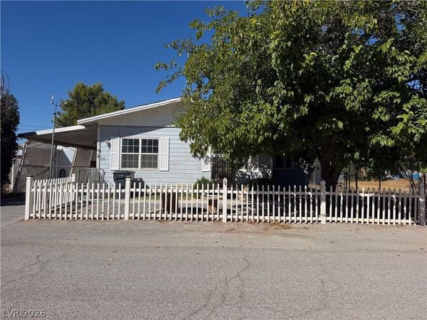 260 Ellendale Street , Pahrump, NV 89048
