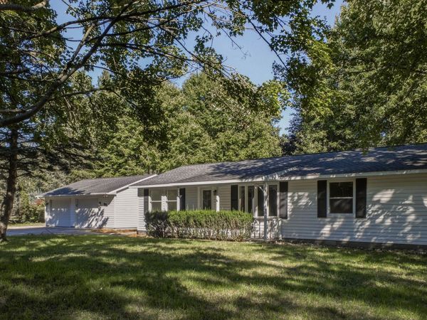 560 N Green Creek Road, Muskegon, MI 49445